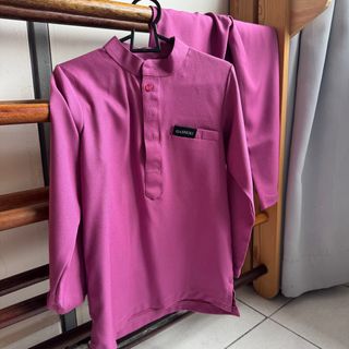 (Category: ) located in . Submitted by wardrobe_cleaner (Listing ID 1350819258, Image 1). Description: .