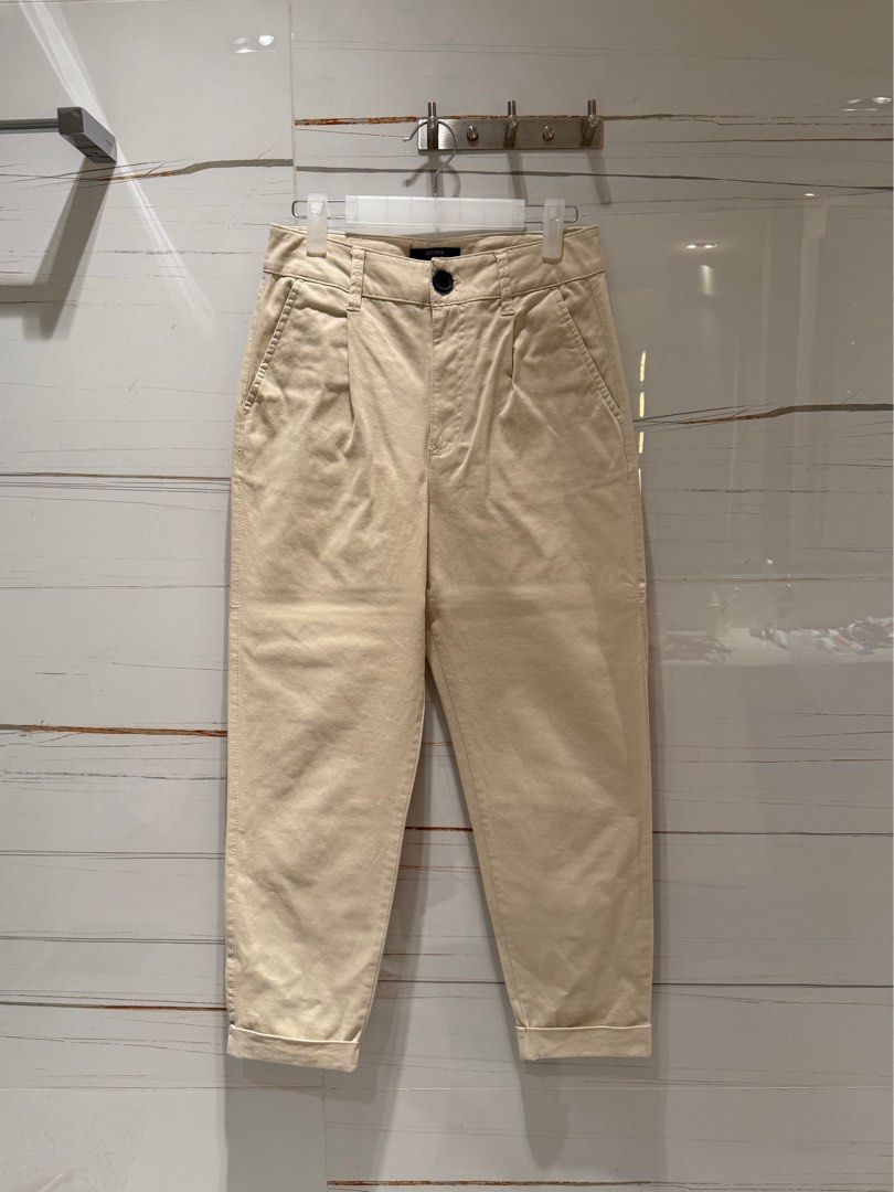 Bershka Cropped Khaki Pants (Category: Other Bottoms) located in Mandaluyong City. Submitted by my.closetcleanup (Listing ID 1350853196, Image 1). Description: Payment Methods: GCash BDO Metrobank Delivery Options: Metro Manila - Lalamove or Grab Provincial - LBC Shipping fee shouldered by buyer.