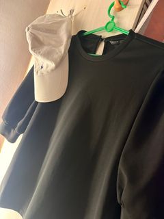 (Category: ) located in . Submitted by closetbyali (Listing ID 1350805305, Image 1). Description: .