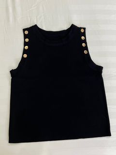 (Category: ) located in . Submitted by closet.fix (Listing ID 1350827476, Image 1). Description: .