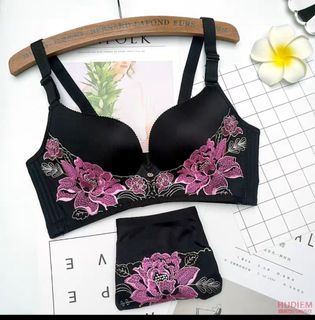 （分類：）位於 。 由 prettyseeker 提交（商品編號 1350792468，圖片 1）。簡介： 。