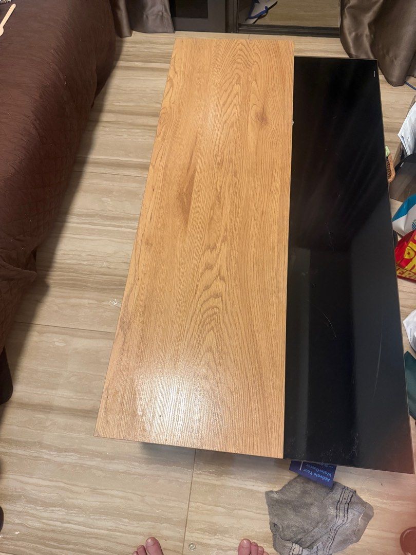 Coffee table (Category: Tables & Sets) located in Singapore. Submitted by sglow88 (Listing ID 1350826367, Image 2). Description: Flexible with places for storage .