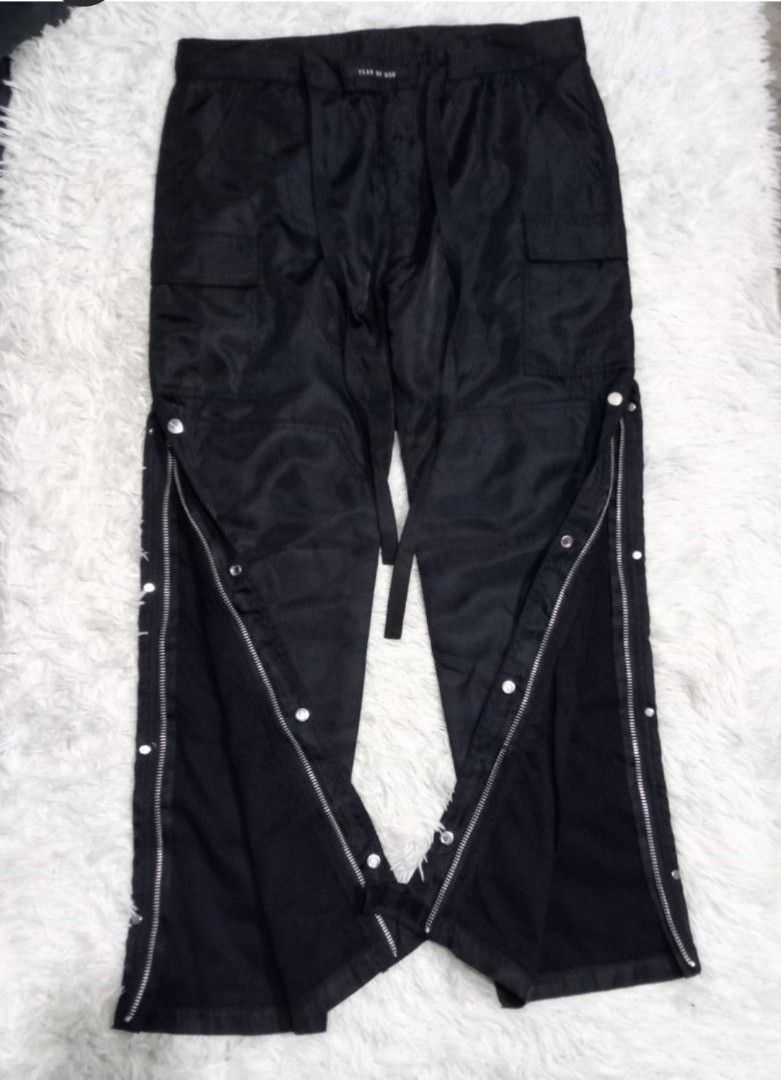 fear of god snap cargo pants (Category: Trousers) located in Dumaguete. Submitted by r0ge13 (Listing ID 1350770931, Image 2). Description: like new "waist 34 to 35" kasya "lenght 39" nego pa pm.