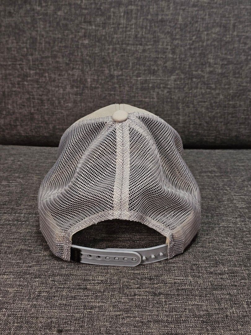 Filson Logger Mesh Trucker Cap in Beige/Gray (Category: Caps & Hats) located in Cabuyao City. Submitted by jeremybooz (Listing ID 1350793824, Image 3). Description: Condition: ✅️ ✅️ ✅️ ☑️ ☑️ - Well used (Bought in Japan) Some signs of usual wear but no significant stains or damage..