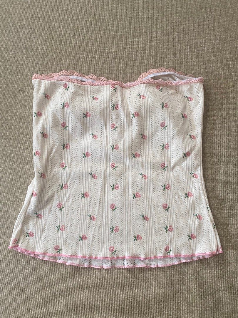 Floral Tube Top (Category: Others Tops) located in Manila. Submitted by elicopter (Listing ID 1350861361, Image 2). Description: Rfs: Too big for me Tried once for fitting only.