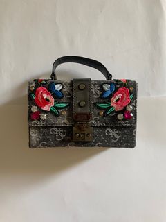 (Category: ) located in . Submitted by thriftbooktreasure (Listing ID 1350803497, Image 1). Description: .