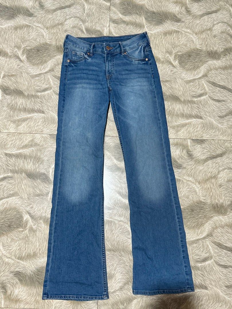 h&m low waist jeans (Category: Jeans) located in Santiago. Submitted by applee19 (Listing ID 1350804538, Image 1). Description: size 34.
