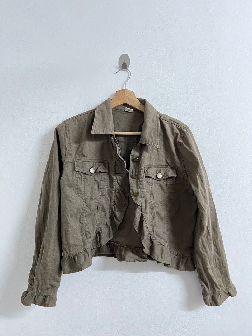 Jacket (Category: Coats, Jackets and Outerwear) located in Kuala Lumpur. Submitted by nurrreen (Listing ID 1350809781, Image 1). Description: .