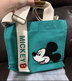 (Category: ) located in . Submitted by downsizingmycloset (Listing ID 1350874004, Image 1). Description: .