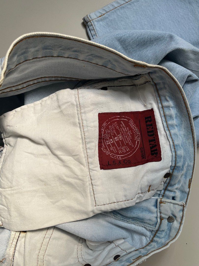 Levis 505 Washed Jeans (Red Tab) (Category: Jeans) located in Manila. Submitted by D3CLUTTER (Listing ID 1350882444, Image 3). Description: Levis 505 Washed Jeans (Red Tab) Authentic Mall Purchased Dimes W - 34 L - 41.5 Hem - 8.5 ₱1000 only! DM💌mwap!.