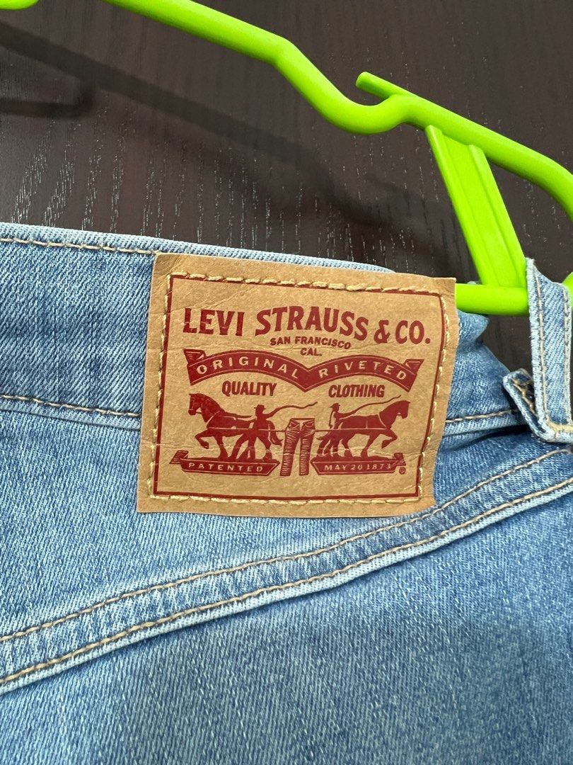 Levi's mile high super skinny (Category: Jeans) located in Carmona. Submitted by Raiment (Listing ID 1350742052, Image 3). Description: Never used but washed Size 26.