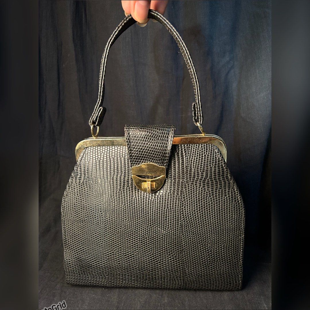 LIZARD LEATHER BAG. STAND ALONE Bag. Vintage bag (Category: Luxury Bags & Wallets) located in Quezon City. Submitted by WIMC2ndaccount (Listing ID 1350783074, Image 1). Description: LIZARD LEATHER BAG. STAND ALONE Bag. Vintage bag ☑️ITEM IN JAPAN ☑️VINTAGE ☑️100% ORIGINAL ☑️Faux lizard only ☑️good condition ☑️ 20 X 18 CM ☑️manage your EXPECTATIONS this is second hand / vintage bag HINDI po BRANDNEW Binibili mo 🔴normal sign of usage, kasya phone 