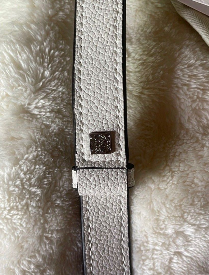 Loewe Puzzle Bag (Small) (Category: Luxury Bags & Wallets) located in San Fernando. Submitted by jcpzz (Listing ID 1350733472, Image 3). Description: Loewe Puzzle bag in Small size Japan-sourced Dustbag included if need more pics, send dm rfs: decluttering.
