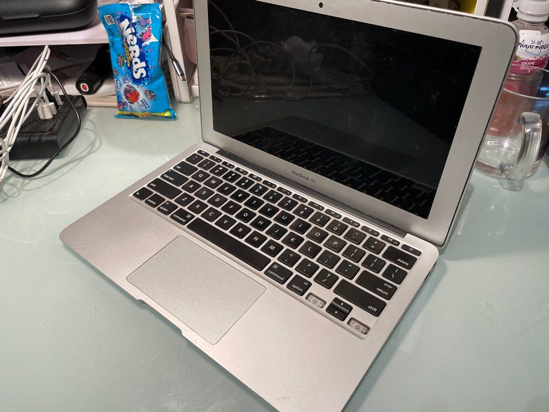 MacBook Air (11-inch, Early 2015) (Category: Laptops & Notebooks) located in Paranaque City. Submitted by mochabunny2 (Listing ID 1350838834, Image 2). Description: RFS: Upgraded Inclusions: Macbook Air Portable and lightweight, good for school, work, and other recreational use. It has no software issues and is in overall good condition, although there are signs of usage. It is equipped with a USB Port for printer connection and other uses. Can s