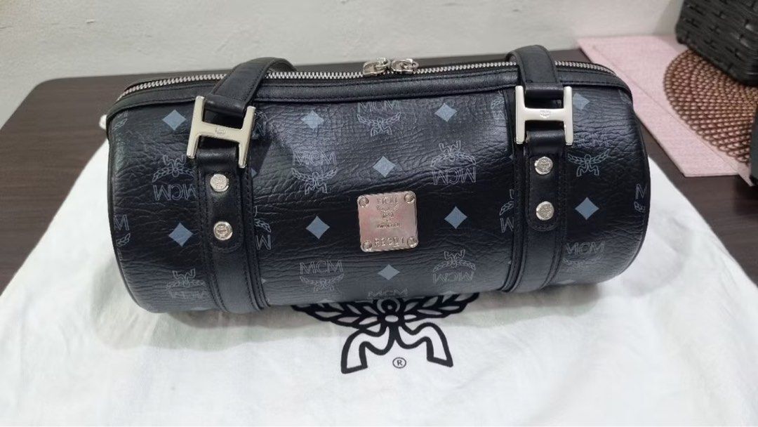 Original Mcm papillon - complete inclusions (Category: Luxury Bags & Wallets) located in Pasig City. Submitted by everythingmustgo_bygr (Listing ID 1350805549, Image 1). Description: Original MCM. Complete inclusions.
