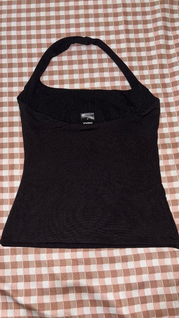 Mera Black Halter Top (Category: Sleeveless) located in San Pablo. Submitted by sellrie (Listing ID 1350772256, Image 1). Description: .