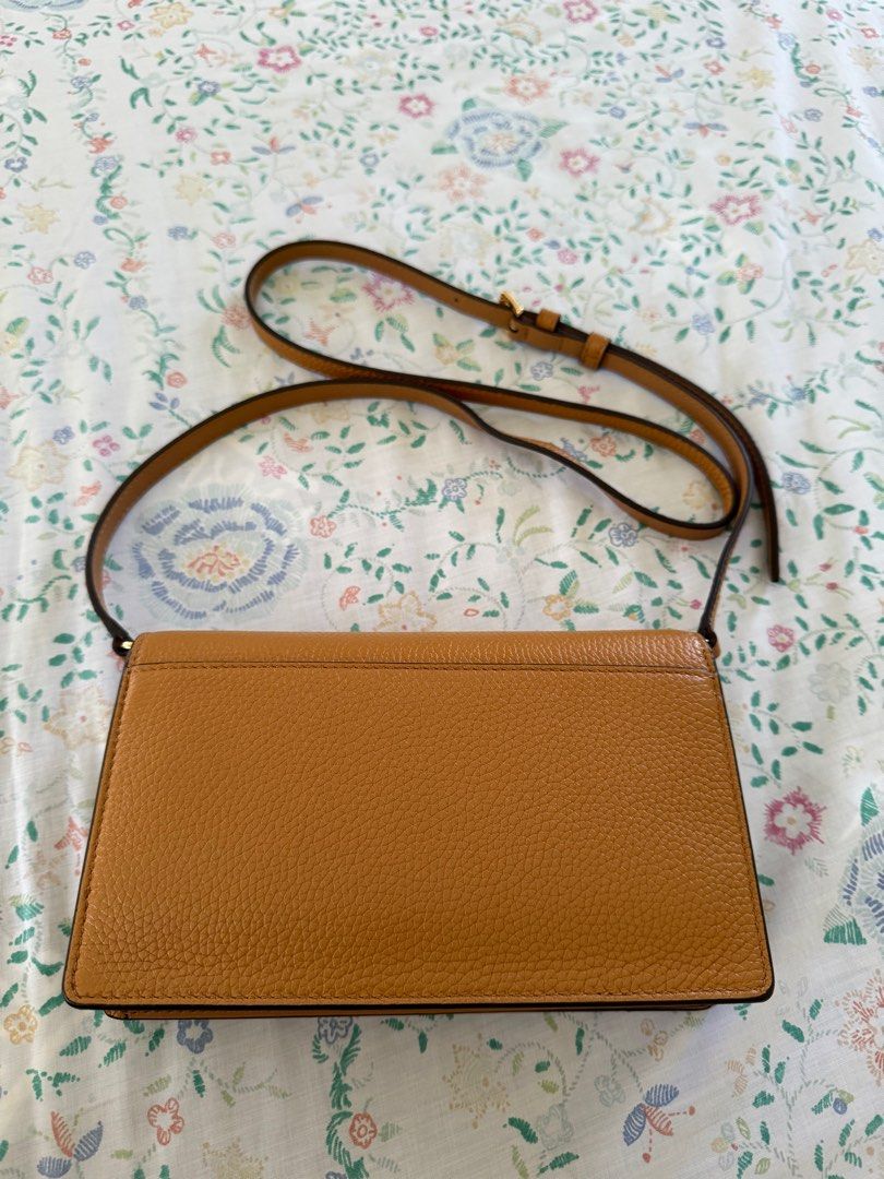 Michael Kors Jet Set Crossbody Bag (Category: Luxury Bags & Wallets) located in Leyte. Submitted by ricabnfc (Listing ID 1350760372, Image 2). Description: I really love how compact and chic this bag is. :) Price is negotiable. .