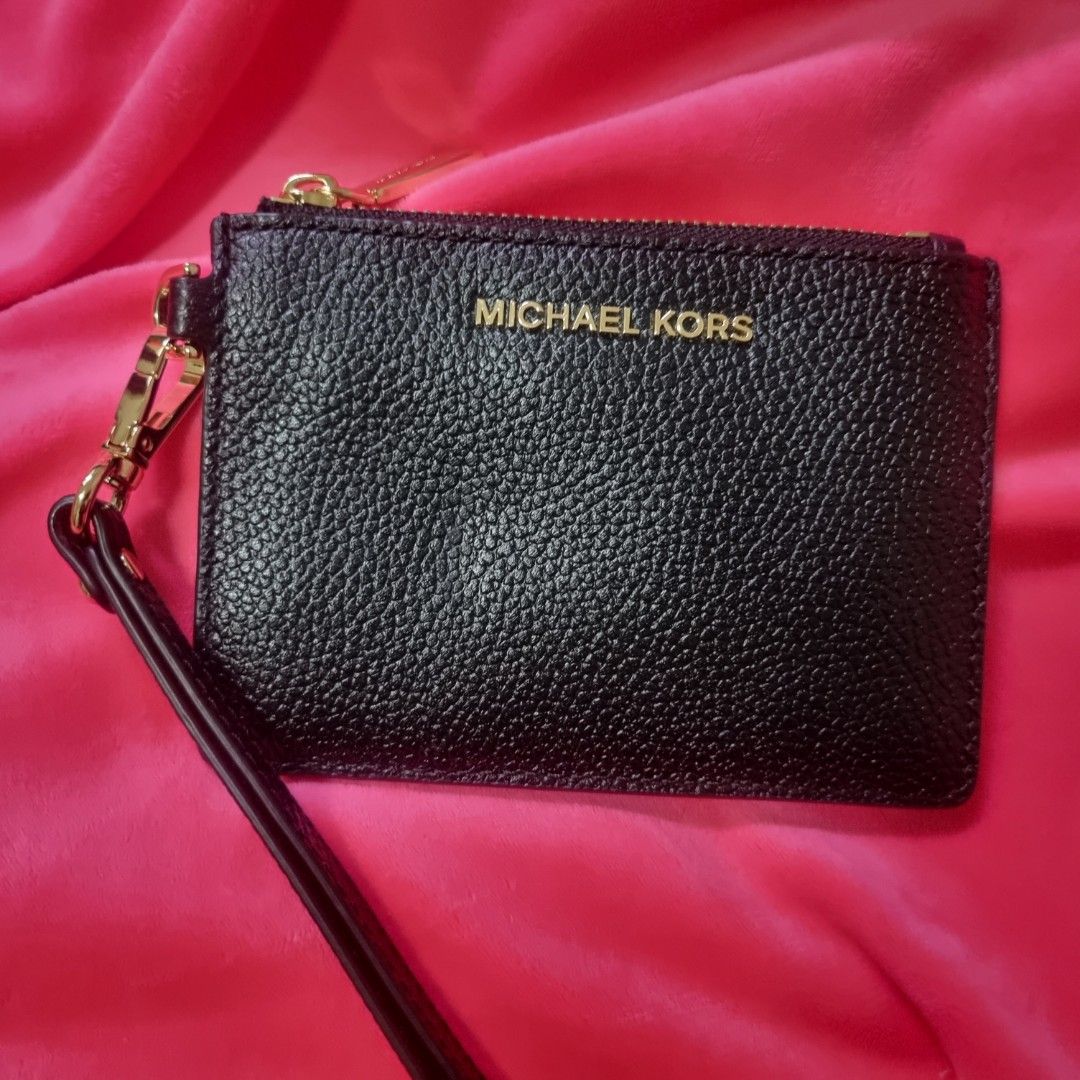 Michael Kors Jet Set Small Coin Purse (Category: Luxury Bags & Wallets) located in Quezon City. Submitted by leafgo.ph (Listing ID 1350745604, Image 2). Description: Michael Kors Jet Set Small Coin Purse Brand New - authentic - bought at 4k - RFS: not used.