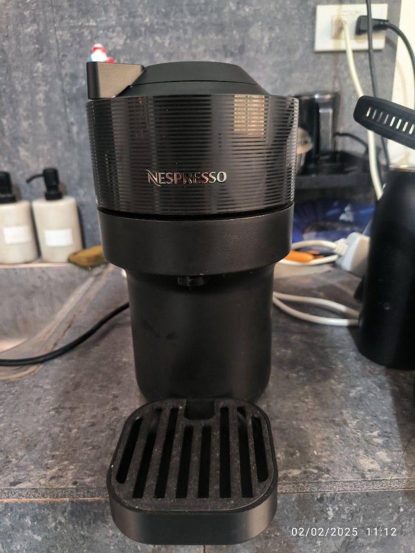 Nespresso vertuo pop (Category: Coffee Machines & Makers) located in Pulilan. Submitted by srtidon (Listing ID 1350731633, Image 1). Description: Working with minor scratches only..