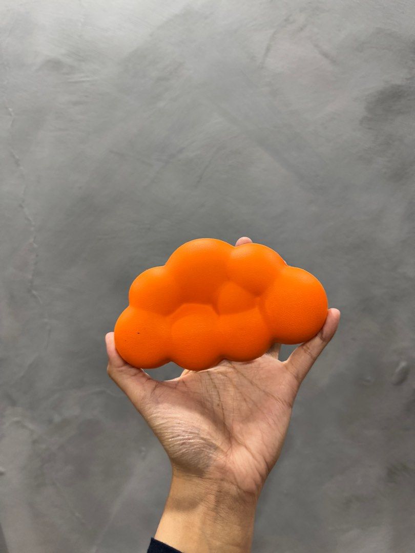 ORANGE WRIST REST CLOUD MOUSE PAD (Category: Mouse & Mousepads) located in Caloocan City. Submitted by anglca_ (Listing ID 1350893424, Image 2). Description: - orange - new, never used north caloocan. pm me!.