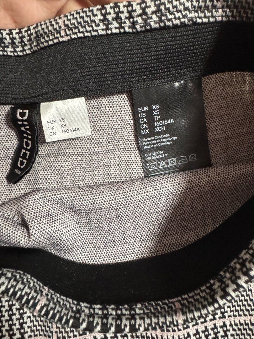 Plaid Skirt (Divided by H&M) (Category: Skirts) located in Caloocan City. Submitted by dmdmp (Listing ID 1350768202, Image 2). Description: Stretch material Size XS Used only once during SK trip .