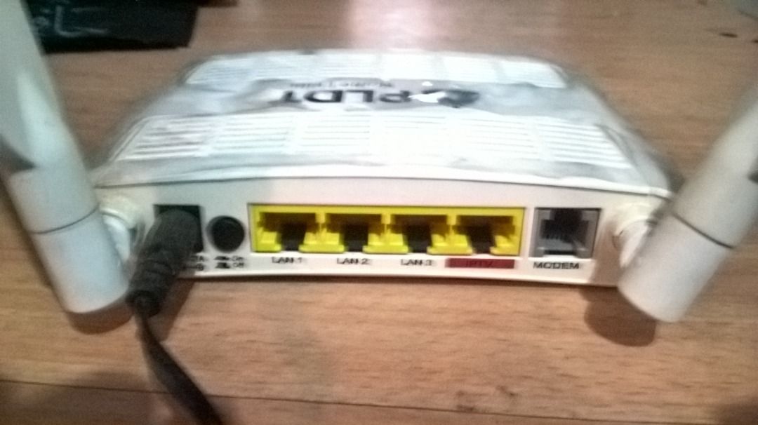 RN104R4GC-2T2R-A5 (Category: Networking) located in Las Pinas. Submitted by dhon162x02905 (Listing ID 1350874582, Image 2). Description: Pldt baudtec router with adaptor for sale for 650p item is working no issues. Model : RN104R4GC-2T2R-A5 Note : Router uses DSL cable not fiber check image bellow 1 stock available..