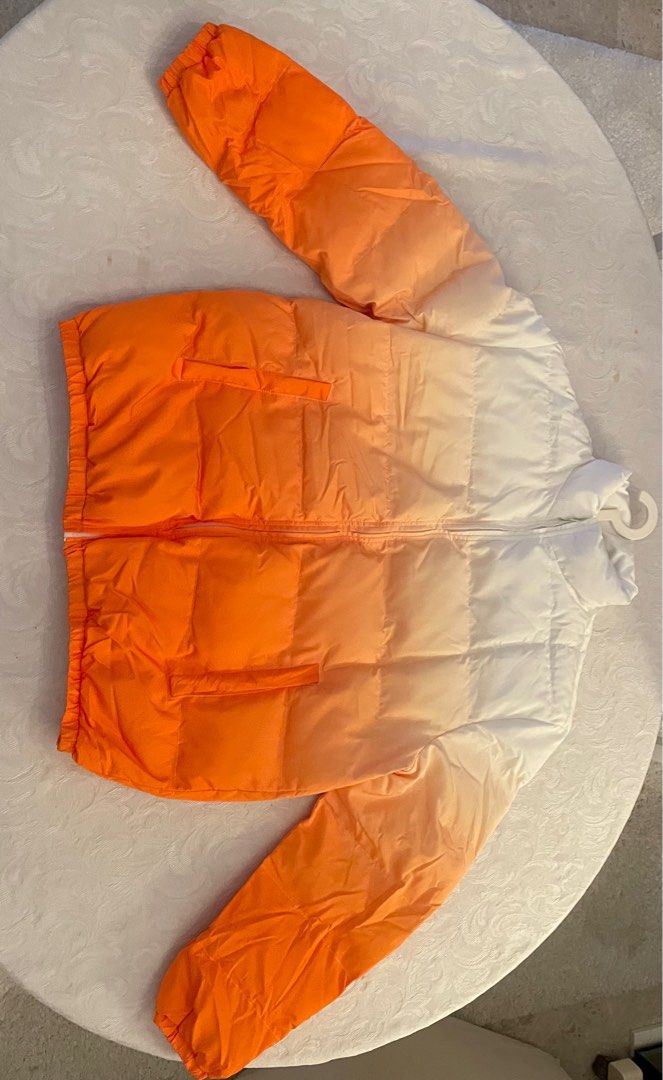 Ski Jacket Gradient (Category: Coats, Jackets and Outerwear) located in Singapore. Submitted by etvoila (Listing ID 1350726253, Image 1). Description: You will be able to try it when we meet up. Don’t hesitate to request pictures.