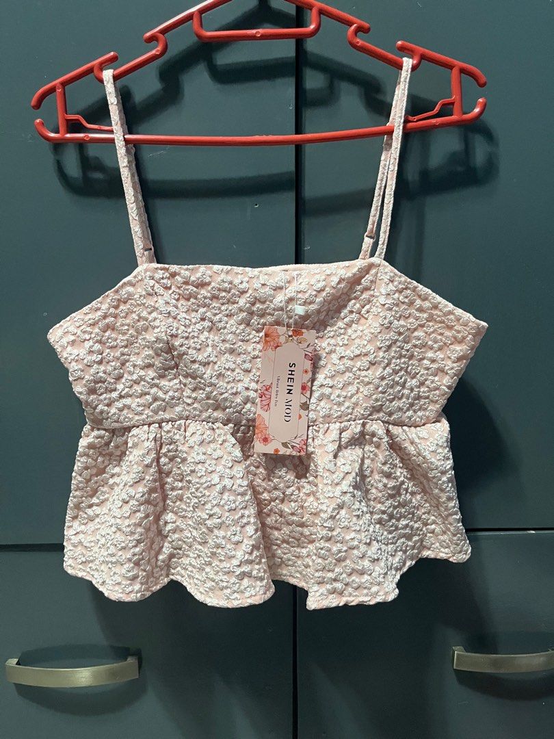 Sleeveless top (Category: Blouses) located in Malabon City. Submitted by manymoon (Listing ID 1350859375, Image 1). Description: - Haven’t used, just fitted once - size S on tag - Bought from SHEIN .