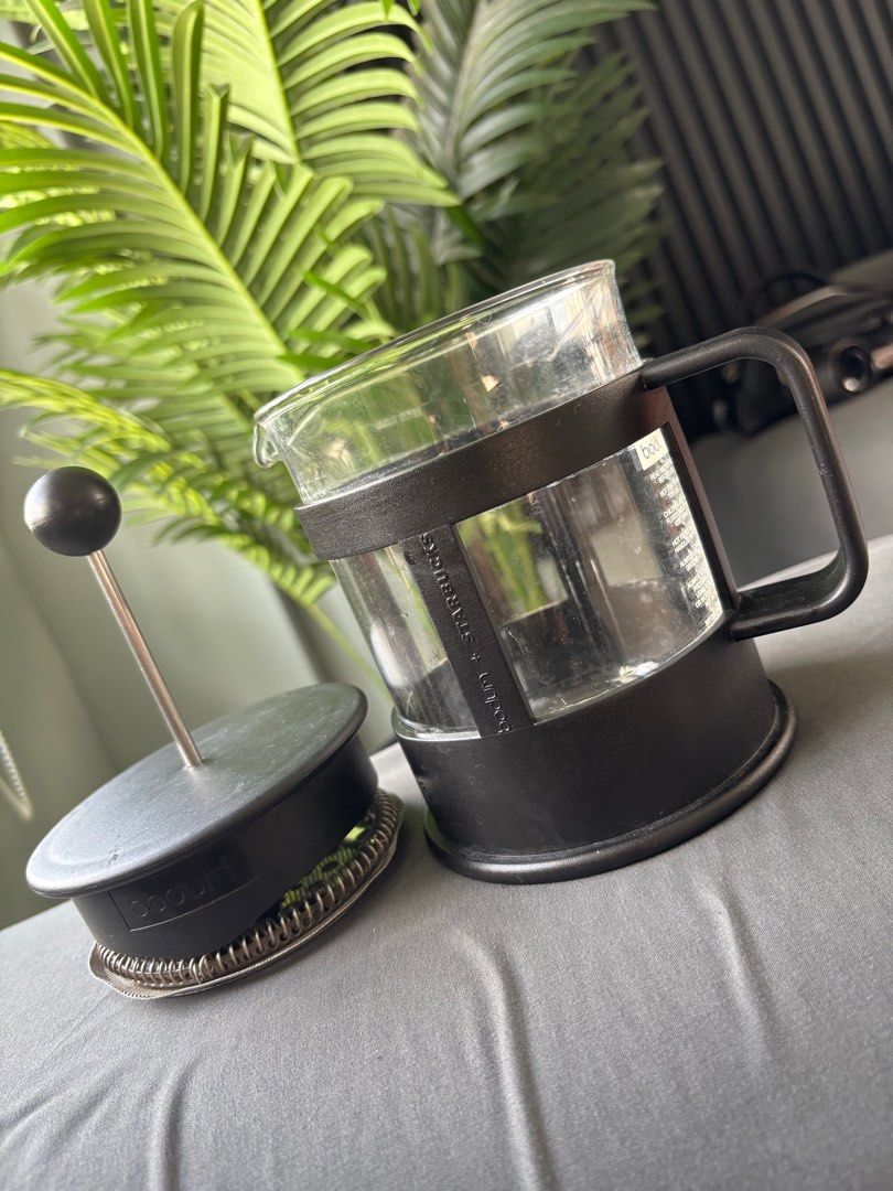 Take all coffee essentials (Category: Coffee & Tea Tableware) located in San Fernando. Submitted by vanessafinds (Listing ID 1350726429, Image 1). Description: RFS: moving out Orig price: 2000 Take all includes: Starbucks coffee french press vietnam coffee filter Coffee knock bar /box rubber mat .