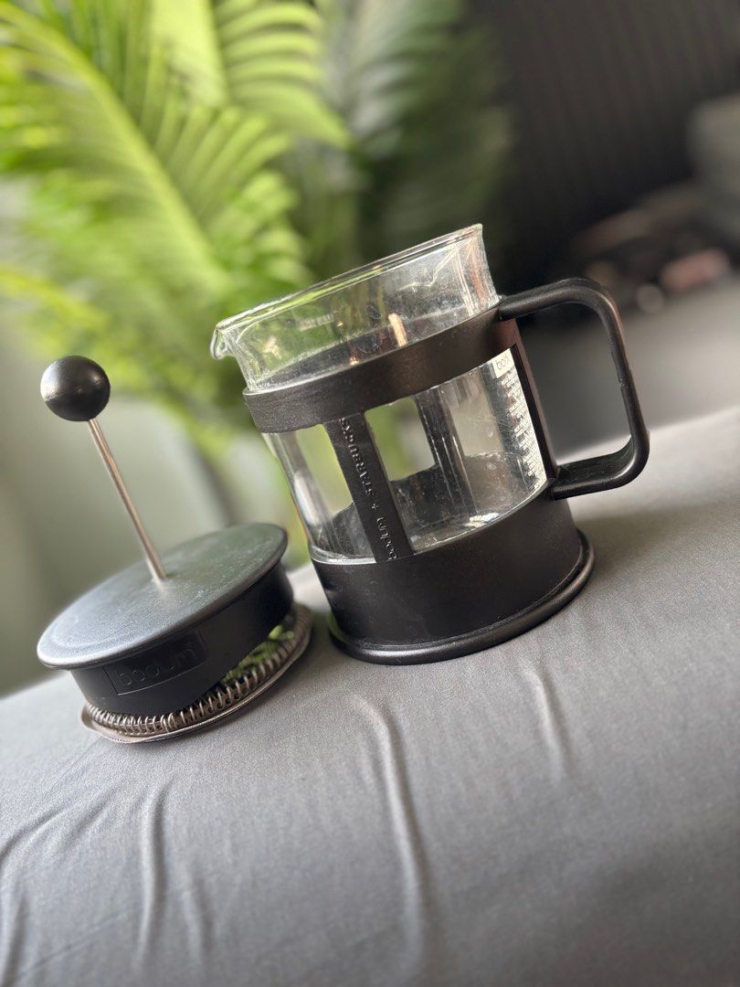 Take all coffee essentials (Category: Coffee & Tea Tableware) located in San Fernando. Submitted by vanessafinds (Listing ID 1350726429, Image 2). Description: RFS: moving out Orig price: 2000 Take all includes: Starbucks coffee french press vietnam coffee filter Coffee knock bar /box rubber mat .