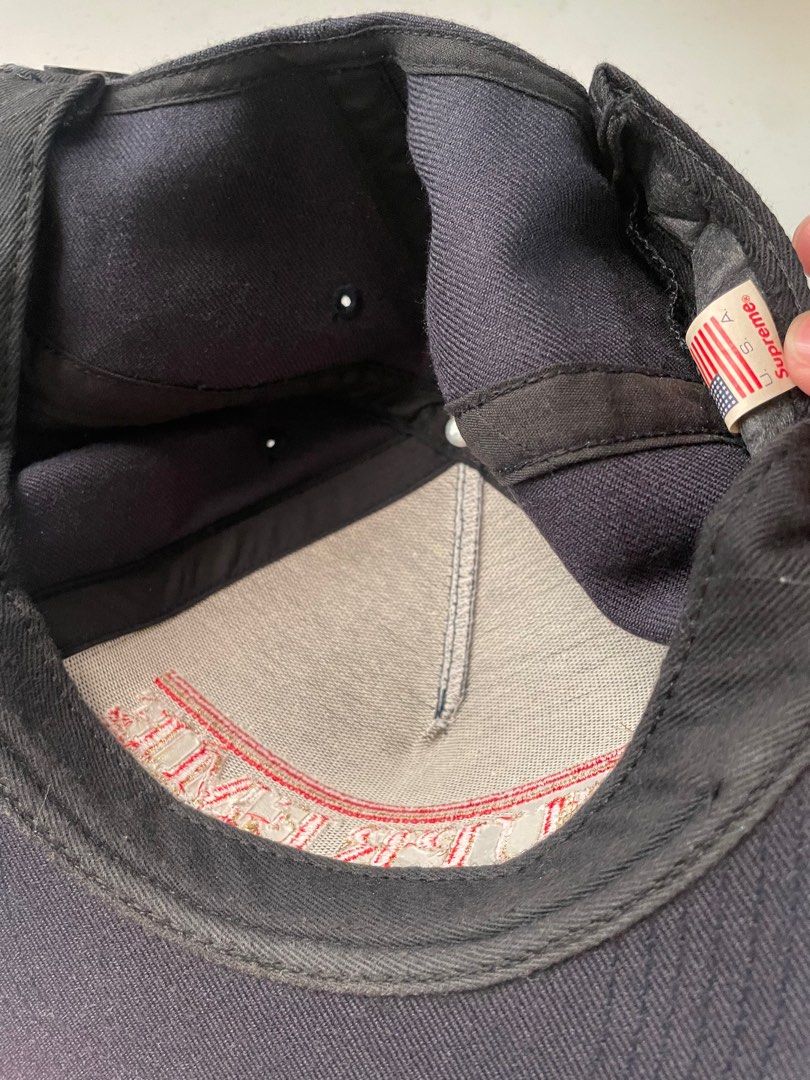 Supreme snapback (Category: Caps & Hats) located in Manila. Submitted by wsilbc310 (Listing ID 1350789148, Image 3). Description: deads stock kayo nlang mag pakabit ng male snap .
