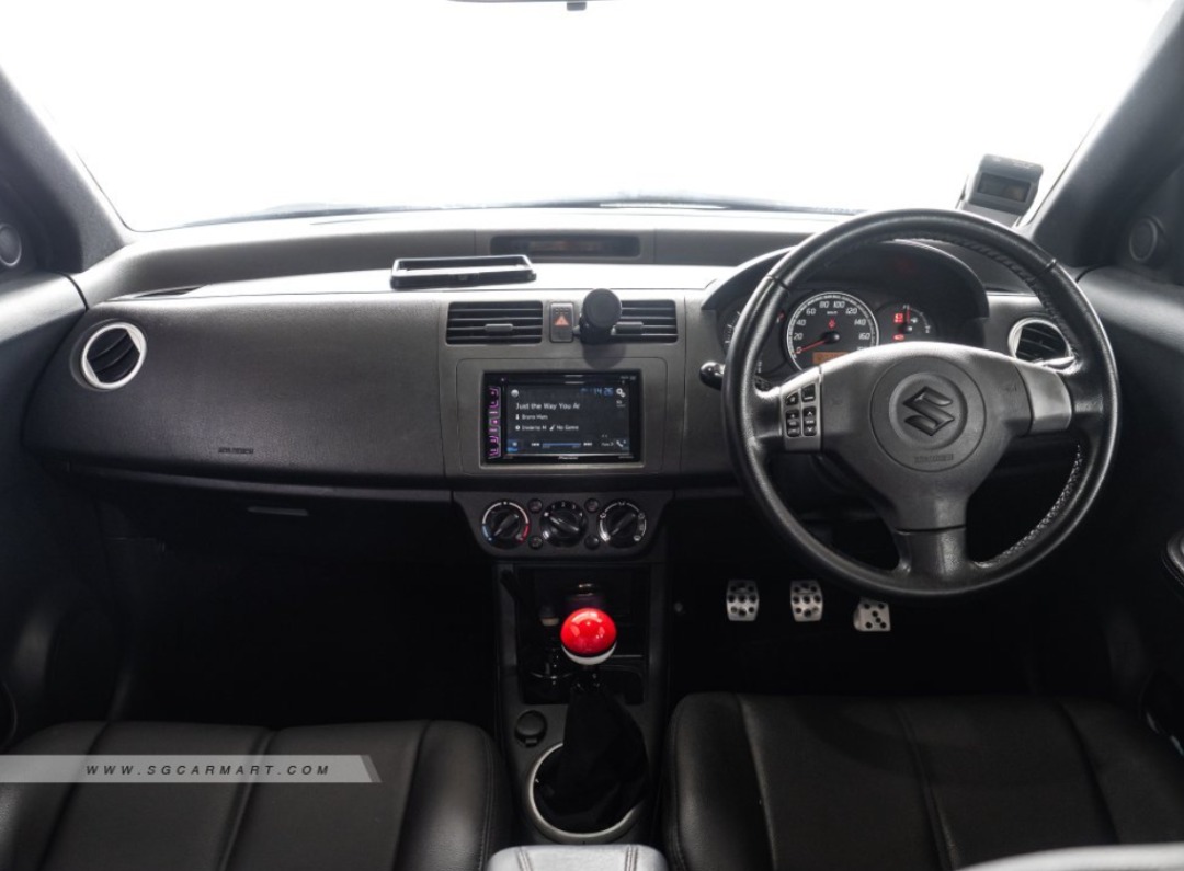 Suzuki Swift 1.5 (M)62885346778755114