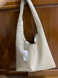 (Kategori: ) berada di . Dikirim oleh mardeclutter (ID iklan 1350832133, Gambar 1). Deskripsi: .