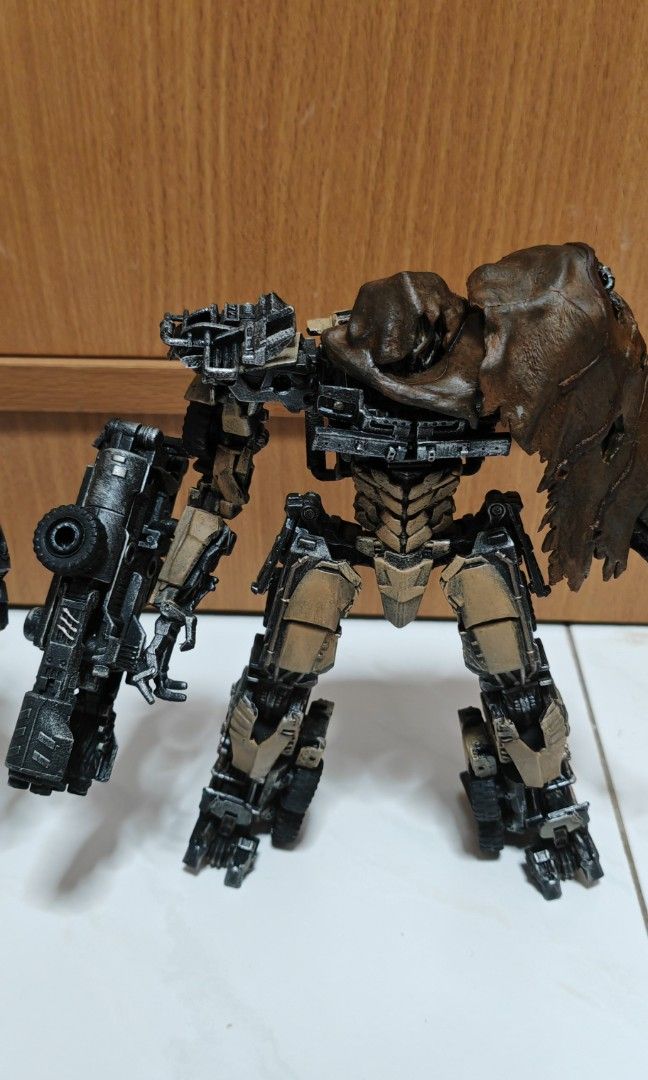 Transformers custom painted DOTM Skyhammer Megatron, Hobbies