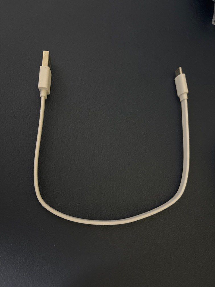 Type C - USB cable (Category: Cables & Adaptors) located in Singapore. Submitted by _qapepooq (Listing ID 1350809821, Image 1). Description: Have 3 pieces. 1 for $1.90.