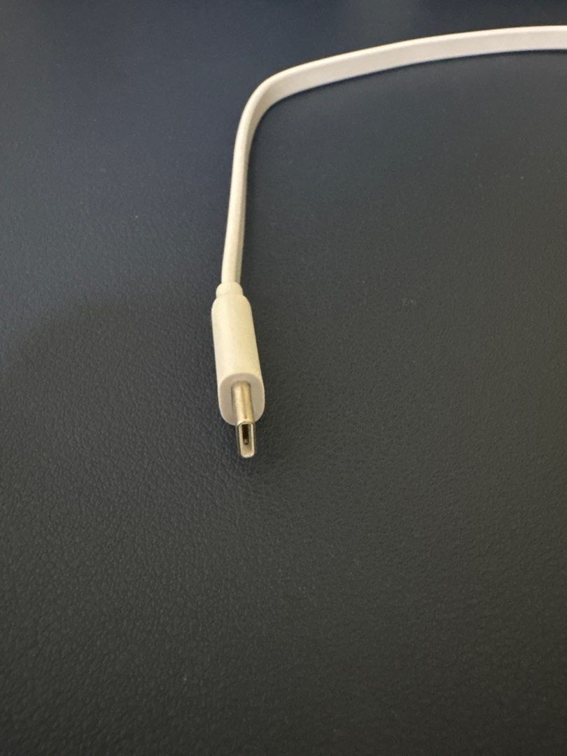 Type C - USB cable (Category: Cables & Adaptors) located in Singapore. Submitted by _qapepooq (Listing ID 1350809821, Image 2). Description: Have 3 pieces. 1 for $1.90.