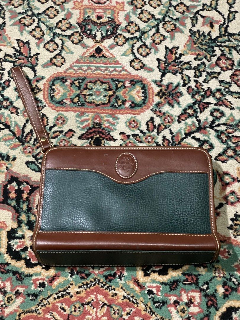 Valentino Salvatole (Category: Luxury Bags & Wallets) located in Palauig. Submitted by tripshop69 (Listing ID 1350881319, Image 1). Description: .