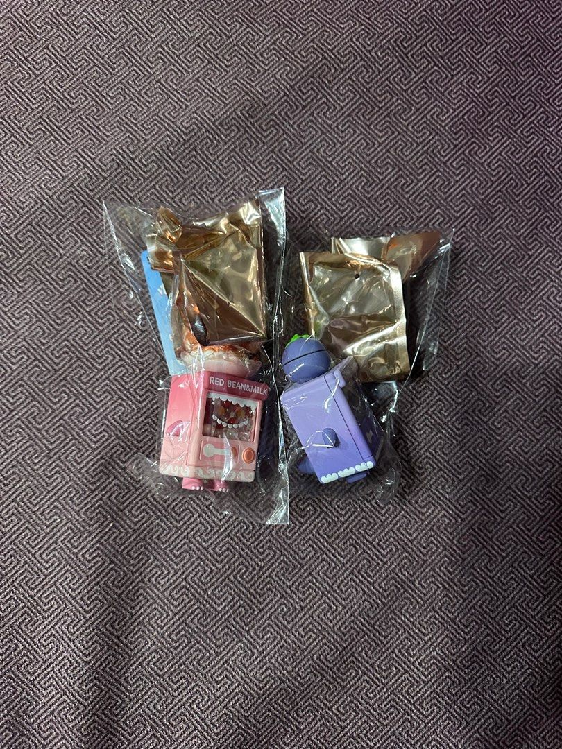 VENDING MACHINE FIGURE OFFICIAL (Category: Designer & Blind Box Toys) located in Paranaque City. Submitted by joyosorio_t10 (Listing ID 1350854361, Image 1). Description: 100% OFFICIAL - 550 pesos each - with bnf - x sensitive buyer - buy 3 or more will get a random free blind box - MOP: gcash, bank transfer - MOD: j&t, sdd (grab/lalamove).