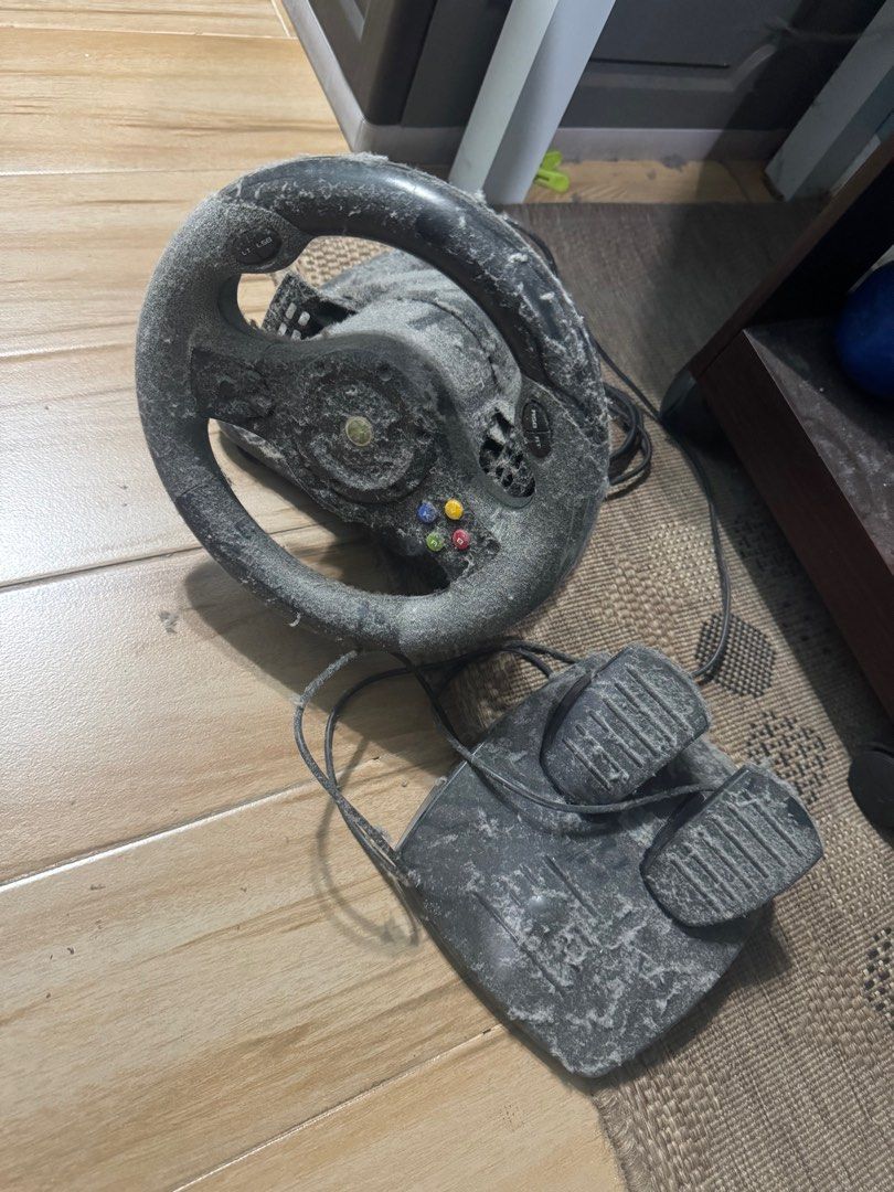 Xbox steering wheel (Category: In-Game Products) located in Calamba. Submitted by eukyeukyeuky (Listing ID 1350861799, Image 3). Description: NEGOTIABLE RUSH Madumi lang po Calamba, Laguna.