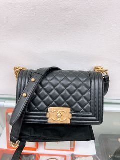 （分類：）位於 。 由 heras.luxury 提交（商品編號 1354041700，圖片 1）。簡介： 。