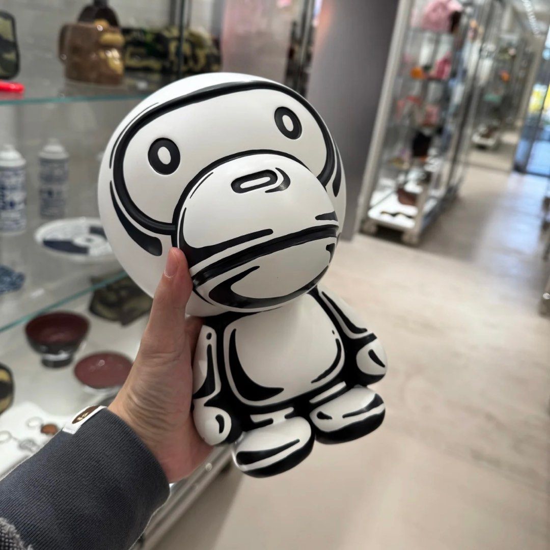 BAPE BABY MILO フィギュア joshua vides Introducing my first Vinyl Figure, Baby Milo by A Bathing