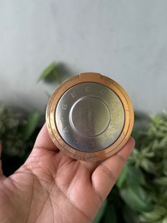 Becca Shimmering Skin Perfector Pressed in Champagne Pop
