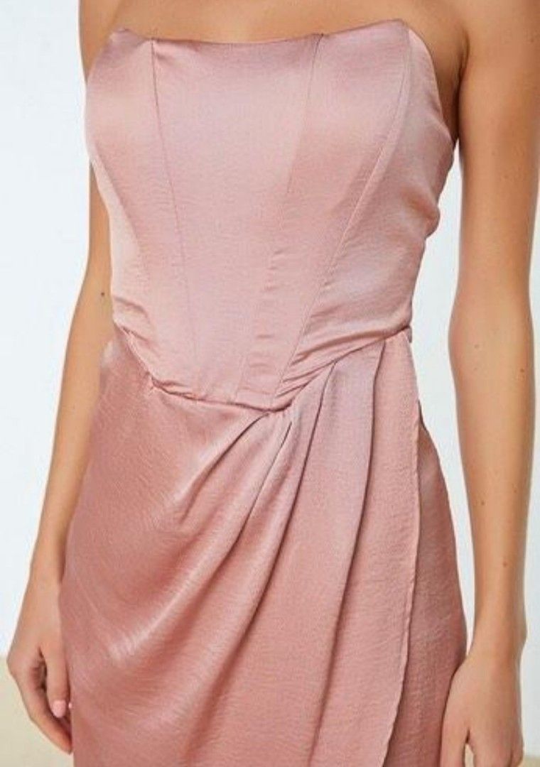PINK DRESS (For rent) (Category: Dresses) located in Quezon City. Submitted by zdecluttering (Listing ID 1354068427, Image 1). Description: FOR RENT: PINK ELEGANT DRESS LOC: NEAR WELCOME ROTONDA, QUEZON CITY -PAYMENT FIRST POLICY VIA GCASH/BPI -RENTER WILL SHOULDER THE DELIVERY FEE -MEET UP AROUND WELCOME ROTONDA, QC.