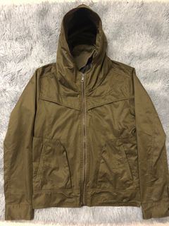 (Category: ) located in . Submitted by yourwardrobepreloved (Listing ID 1354082841, Image 1). Description: .