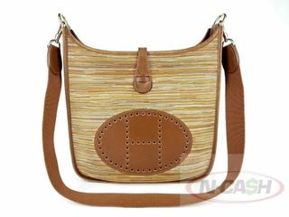 (Category: ) located in . Submitted by luxury_by_n-cash (Listing ID 1354049739, Image 1). Description: .