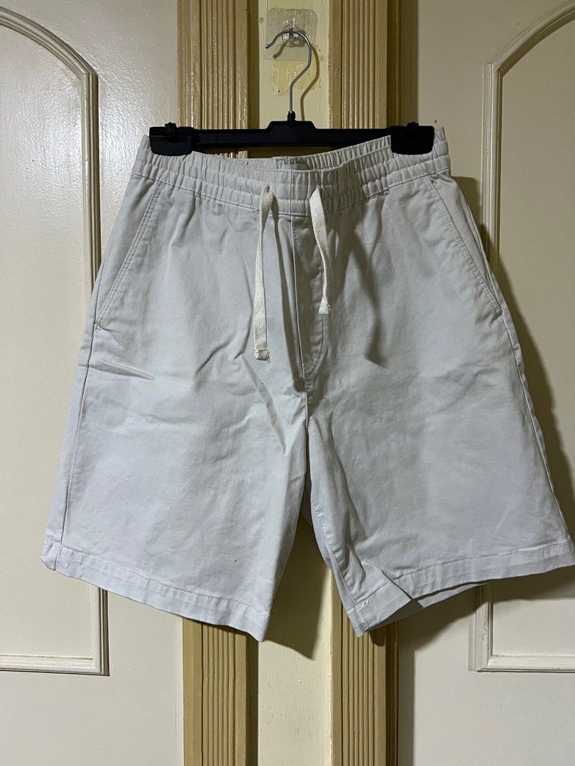 H&M Relaxed fit shorts (Category: Shorts) located in Makati City. Submitted by basicprojects (Listing ID 1354070734, Image 1). Description: Relaxed/oversized shorts up for grabs, if you are into that summer jacquemus aesthetic then this would be a perfect piece to complete your outfit! .
