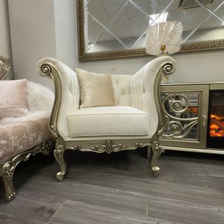(Category: ) located in . Submitted by dainteliving (Listing ID 1354015446, Image 1). Description: .