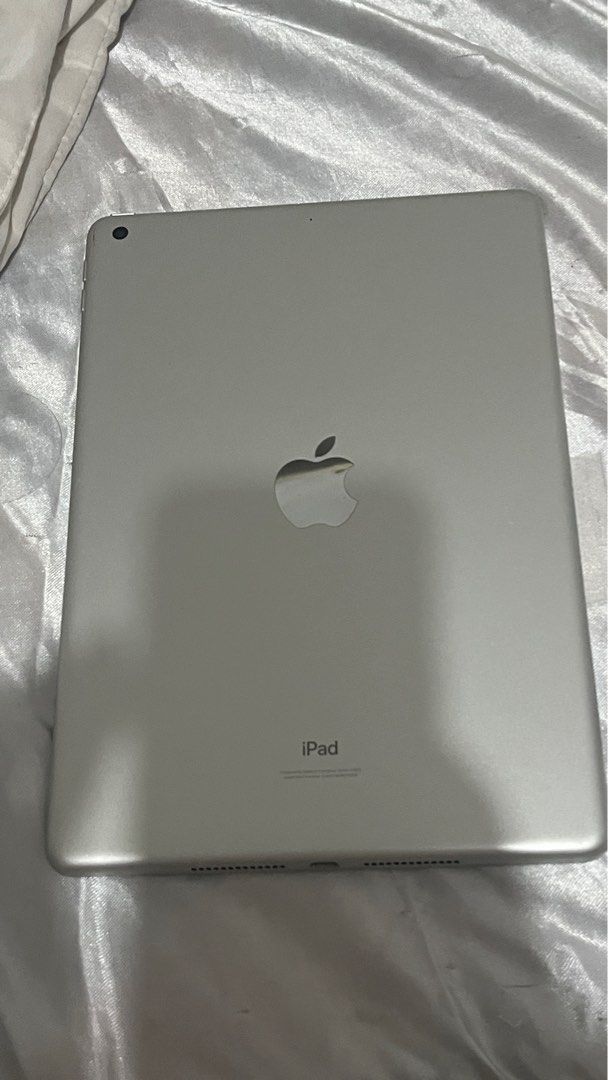 Ipad 9th gen silver (Category: Laptops & Notebooks) located in Quezon City. Submitted by ppauline4856273 (Listing ID 1354018995, Image 2). Description: With orig box, lady owned Ginamit for notes lang, not for games Good condition, no any issues With goojodoq pen na. .