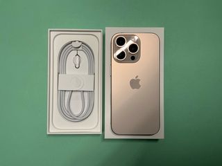 （分類：）位於 。 由 apple.genius.833 提交（商品編號 1354111599，圖片 1）。簡介： 。