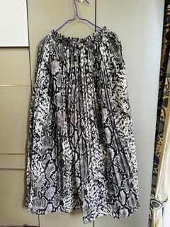(Category: ) located in . Submitted by luvshopping101 (Listing ID 1353745717, Image 1). Description: .